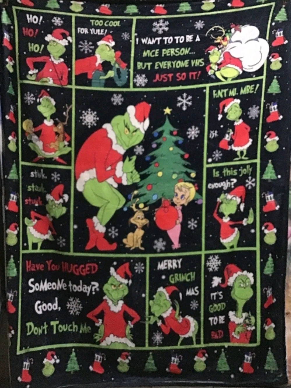 The Grinch Holiday Throw Blanket β Black/Green Christmas Fleece